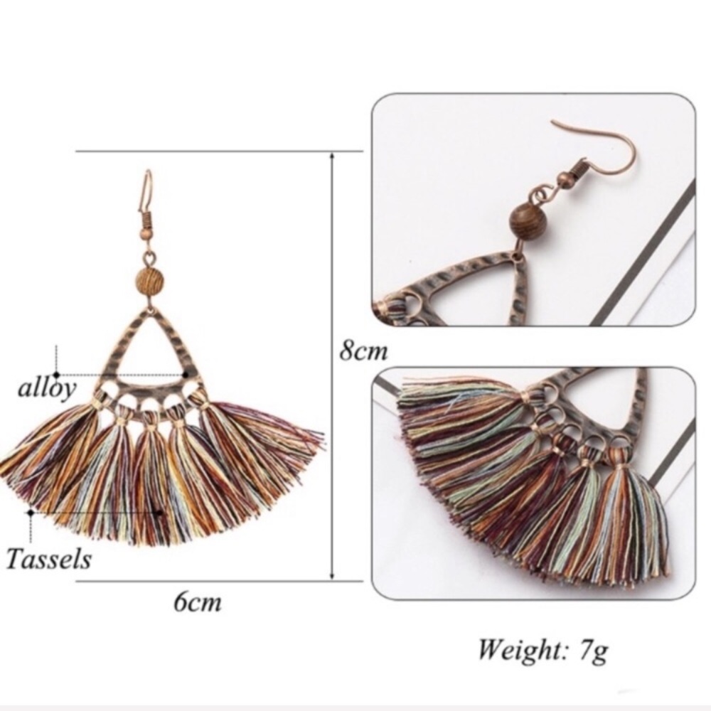 🔴 5/$20 Boho fringe tassel earrings green & cream - Picture 2 of 3